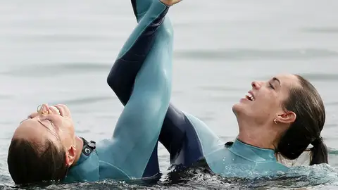 Gemma Mengual y Ona Carbonell, en la Barceloneta Gemma Mengual y Ona Carbonell, en la Barceloneta