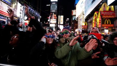 Cada vez más personas celebran la entrada del nuevo año lejos de casa