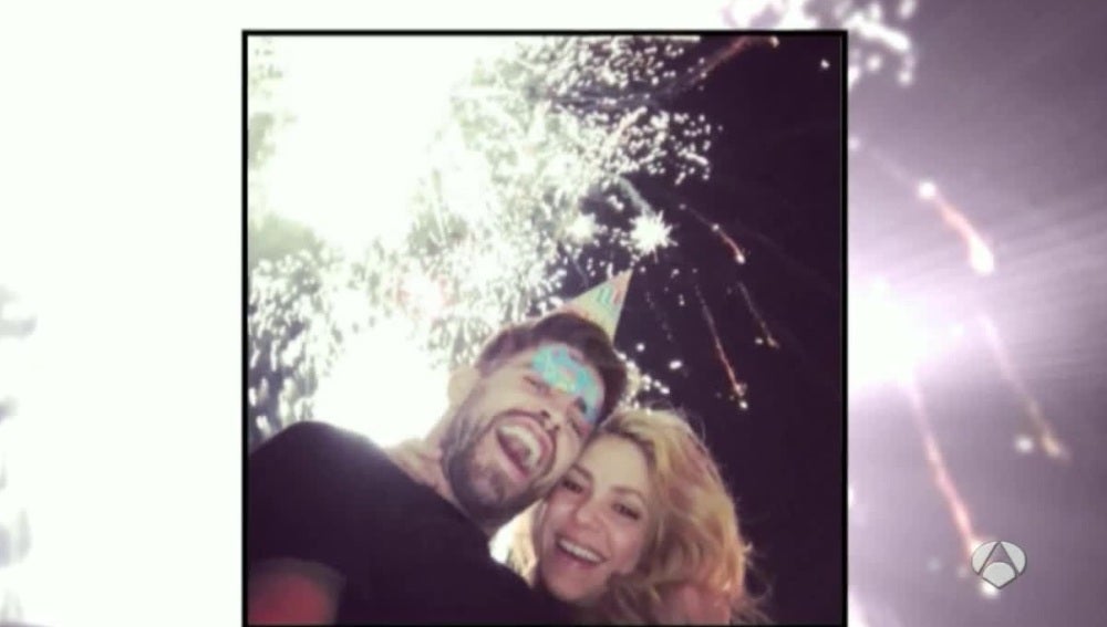Gerard Piqué y Shakira celebran la entrada en el año 2016