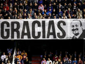Pancarta de agradecimiento a Benítez en Mestalla Pancarta de agradecimiento a Benítez en Mestalla