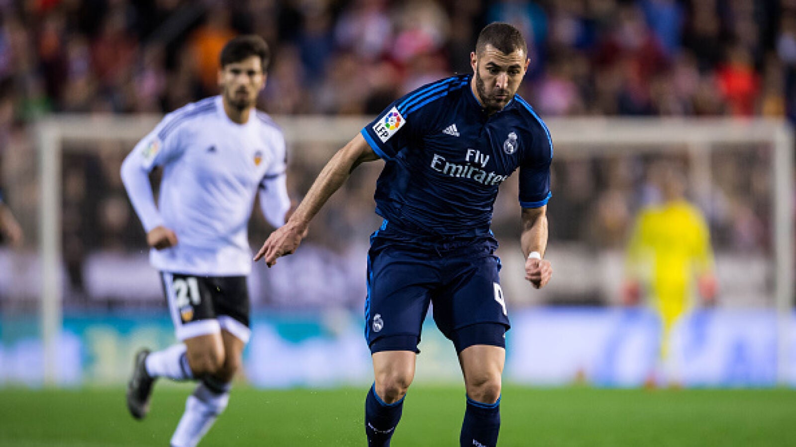El enfado de Benzema al ser sustituido en Mestalla