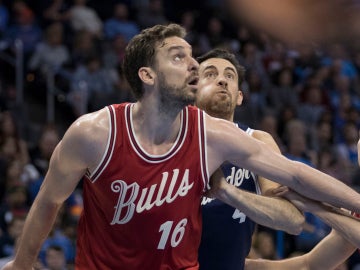 Pau Gasol durante un partido con Chicago 