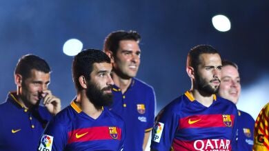 Arda Turan y Aleix Vidal, disponibles para la Copa del Rey ante el Espanyol