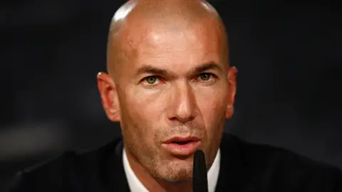 Zidane en la rueda de prensa de su presentación Zidane en la rueda de prensa de su presentación