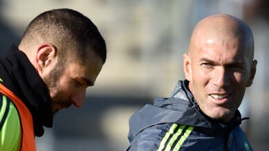 Benzema entrena con el grupo y apunta al derbi
