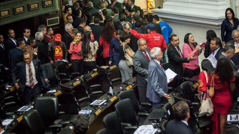 Diputados del Partido Socialista de Venezuela se retiran del hemiciclo en la constituci&oacute;n de la Asamblea Nacional