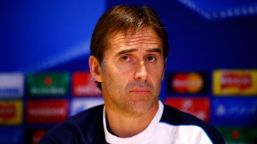 Lopetegui, durante una rueda de prensa con el Oporto