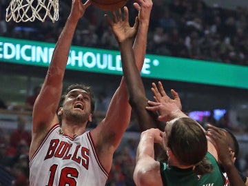 Pau Gasol en el partido contra los Celtics