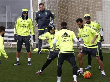 Los jugadores del Real Madrid se entrenan bajo las órdenes de Zidane Los jugadores del Real Madrid se entrenan bajo las órdenes de Zidane