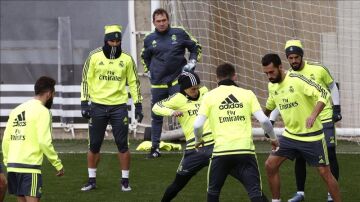 Los jugadores del Real Madrid se entrenan bajo las órdenes de Zidane