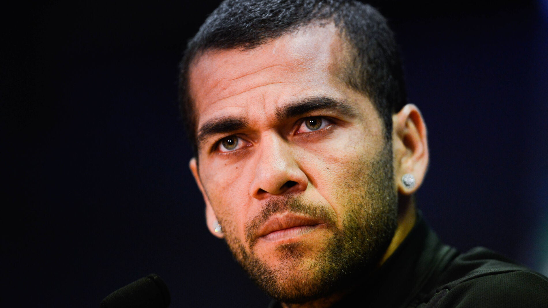 Dani Alves, durante una rueda de prensa