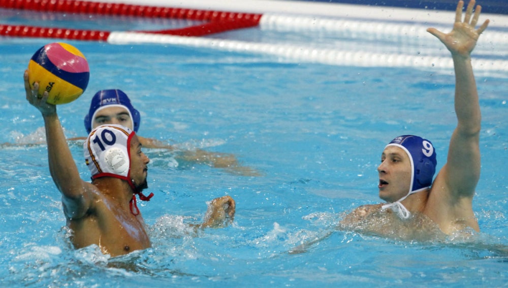 Roger Tahull se dispone a tirar