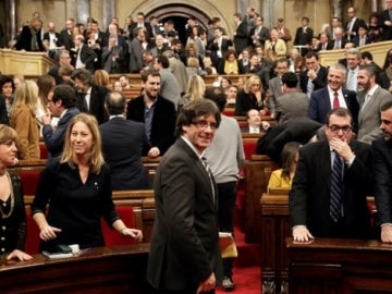 Carles Puigdemont, a su llegada al pleno del Parlament 