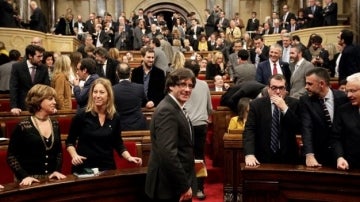 Carles Puigdemont, a su llegada al pleno del Parlament 