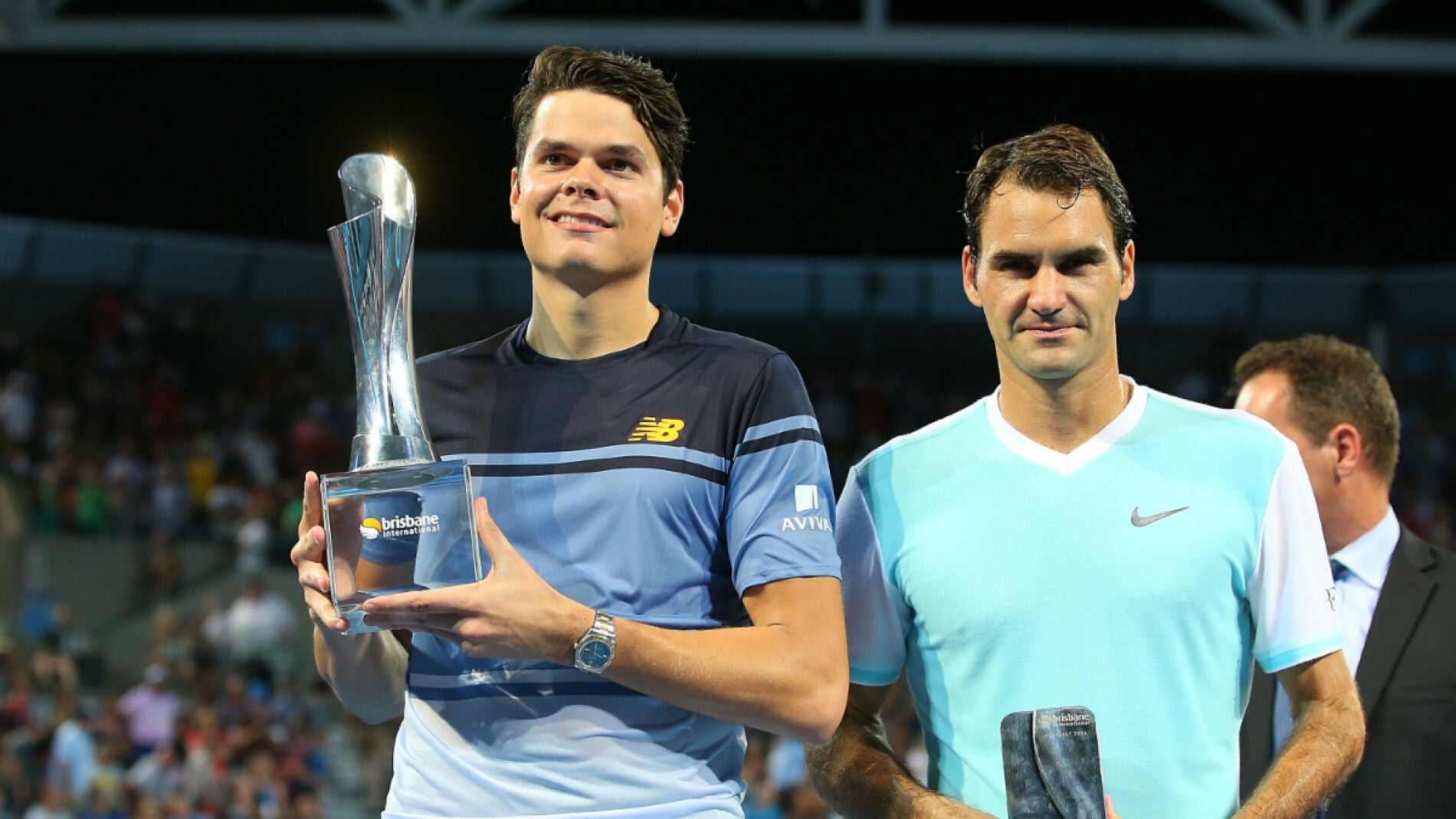 Raonic, con el trofeo de Brisbane