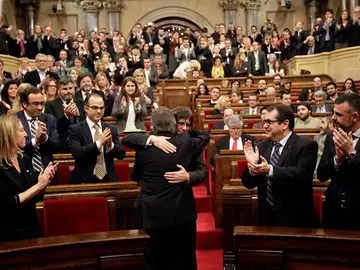Puigdemont, investido president de Cataluña Puigdemont, investido president de Cataluña