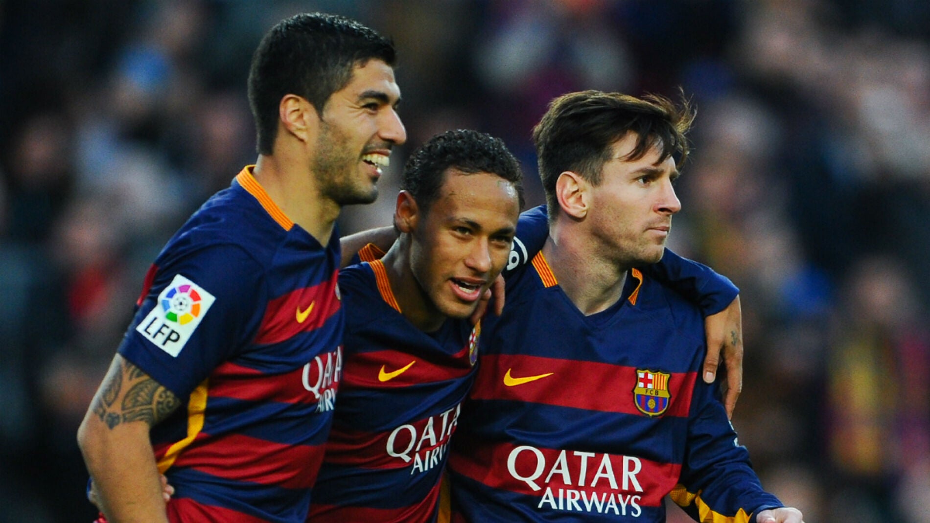 Su&aacute;rez, Neymar y Messi celebran un gol