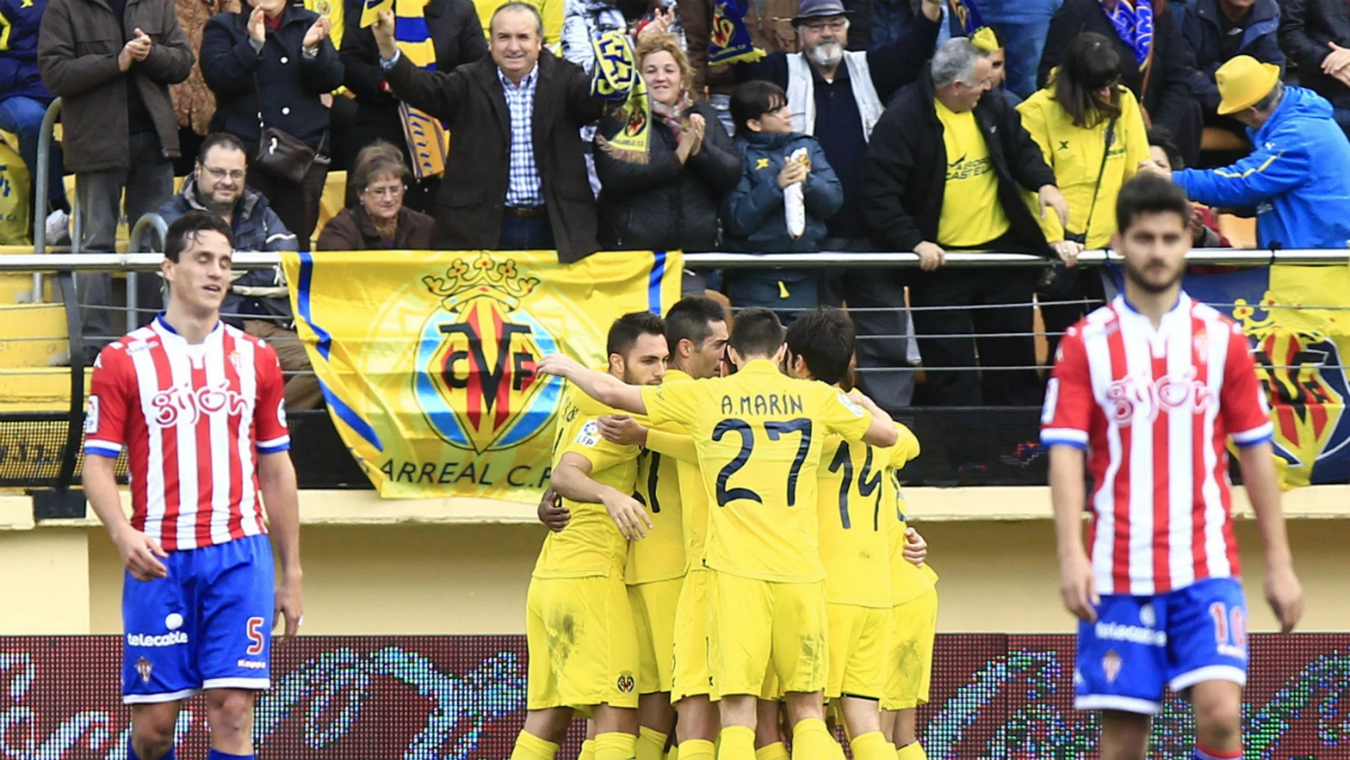 Los jugadores del Villarreal celebran un gol ante el Sporting Los jugadores del Villarreal celebran un gol ante el Sporting