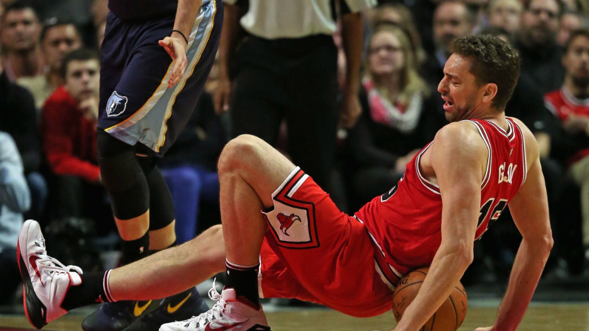 Gasol, por los suelos