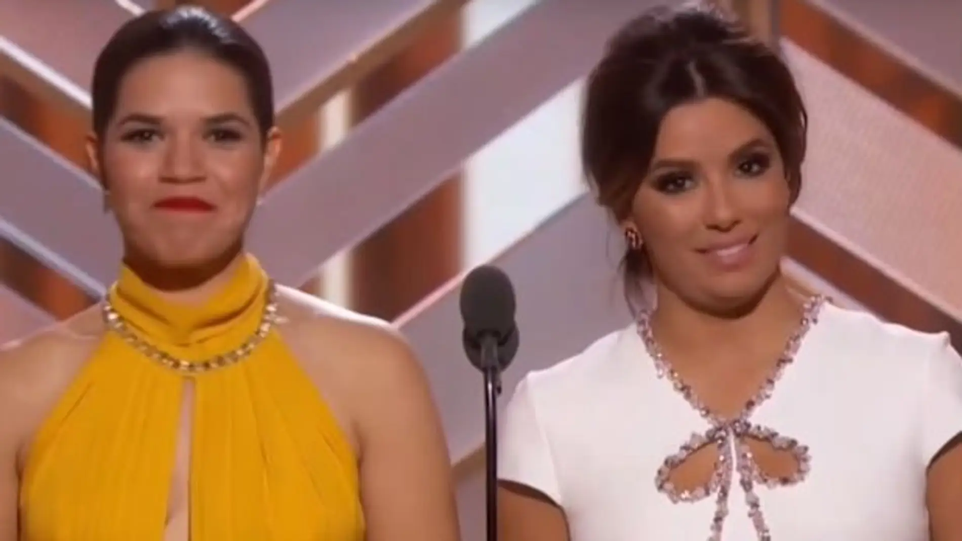 America Ferrera y Eva Longoria durante su presentación