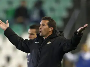 Juan Merino, entrenador del Real Betis Juan Merino, entrenador del Real Betis