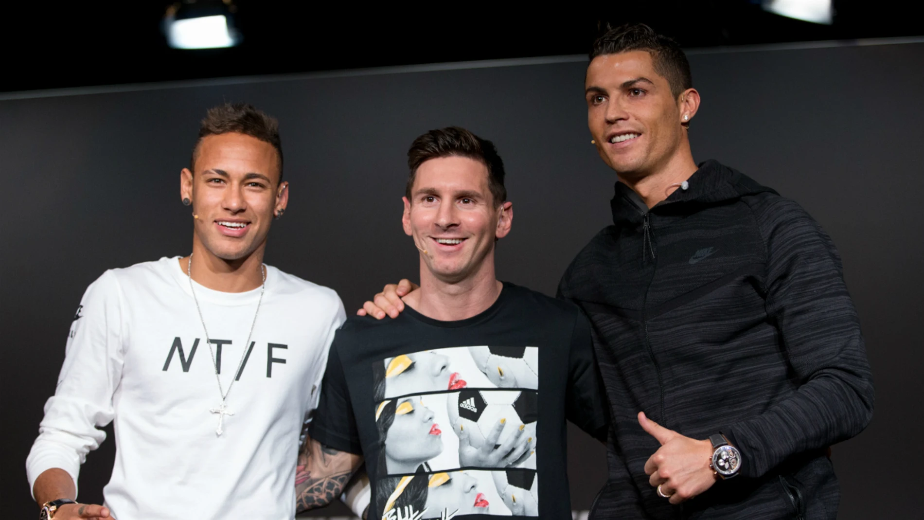 Neymar, Messi y Cristiano, en la gala del Balón de Oro Neymar, Messi y Cristiano, en la gala del Balón de Oro
