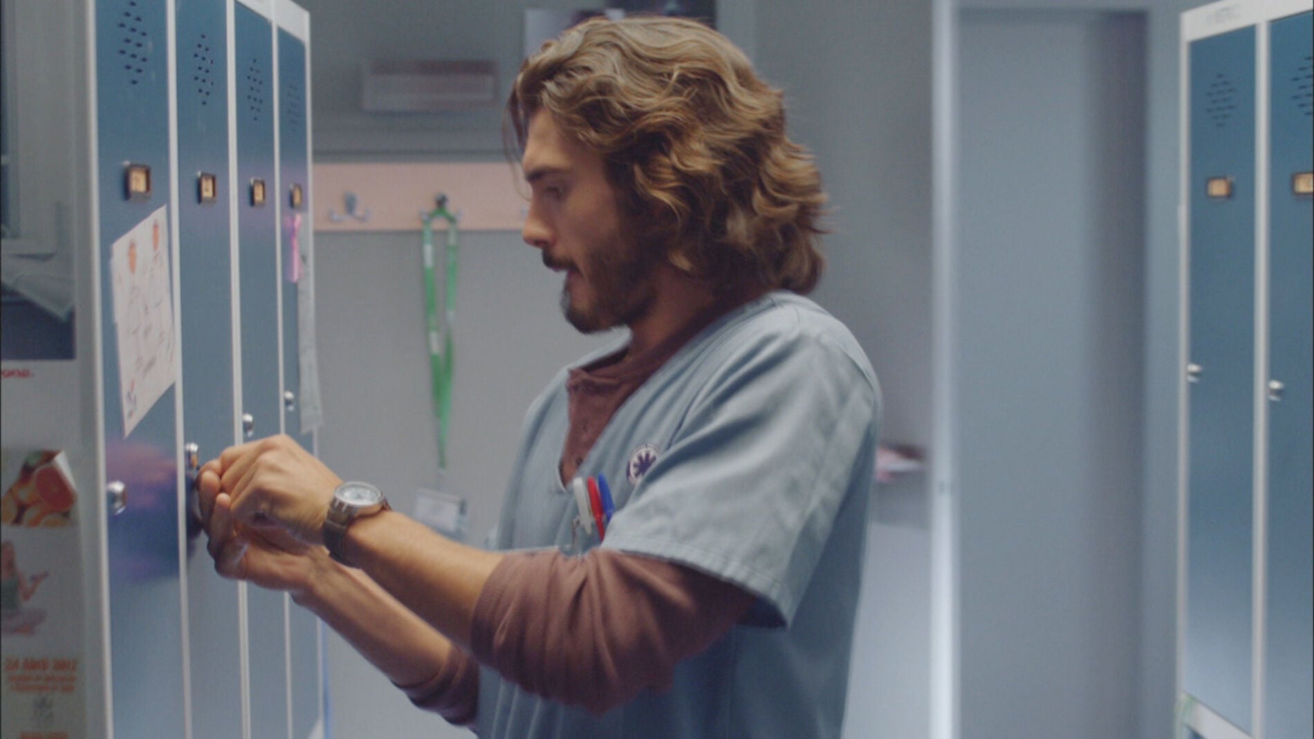 V&iacute;ctor abre una taquilla del hospital