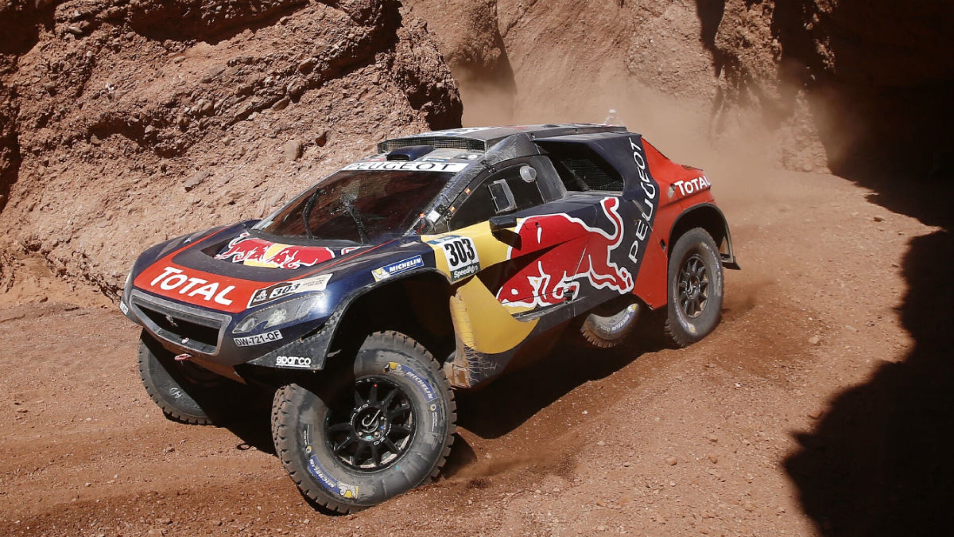Carlos Sainz, a los mandos de su Peugeot