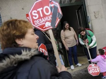 Un grupo de personas contra los desahucios Un grupo de personas contra los desahucios
