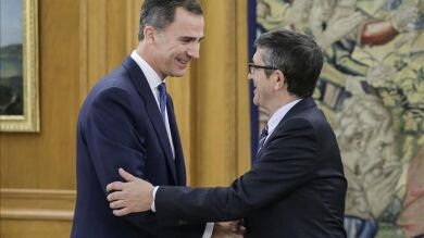 Patxi López informa al Rey de la investidura fallida y se reunirá el lunes con él