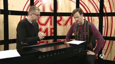 Edu Soto ensaya para imitar a The Rolling Stones y su tema 'Start me up'