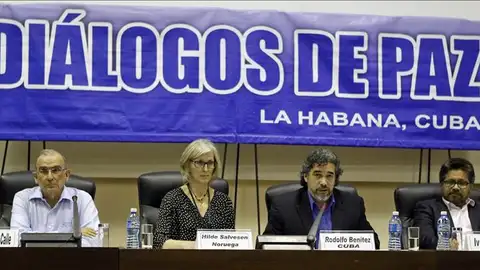 El Gobierno y las FARC acuerdan un mecanismo para verificar el alto el fuego El Gobierno y las FARC acuerdan un mecanismo para verificar el alto el fuego