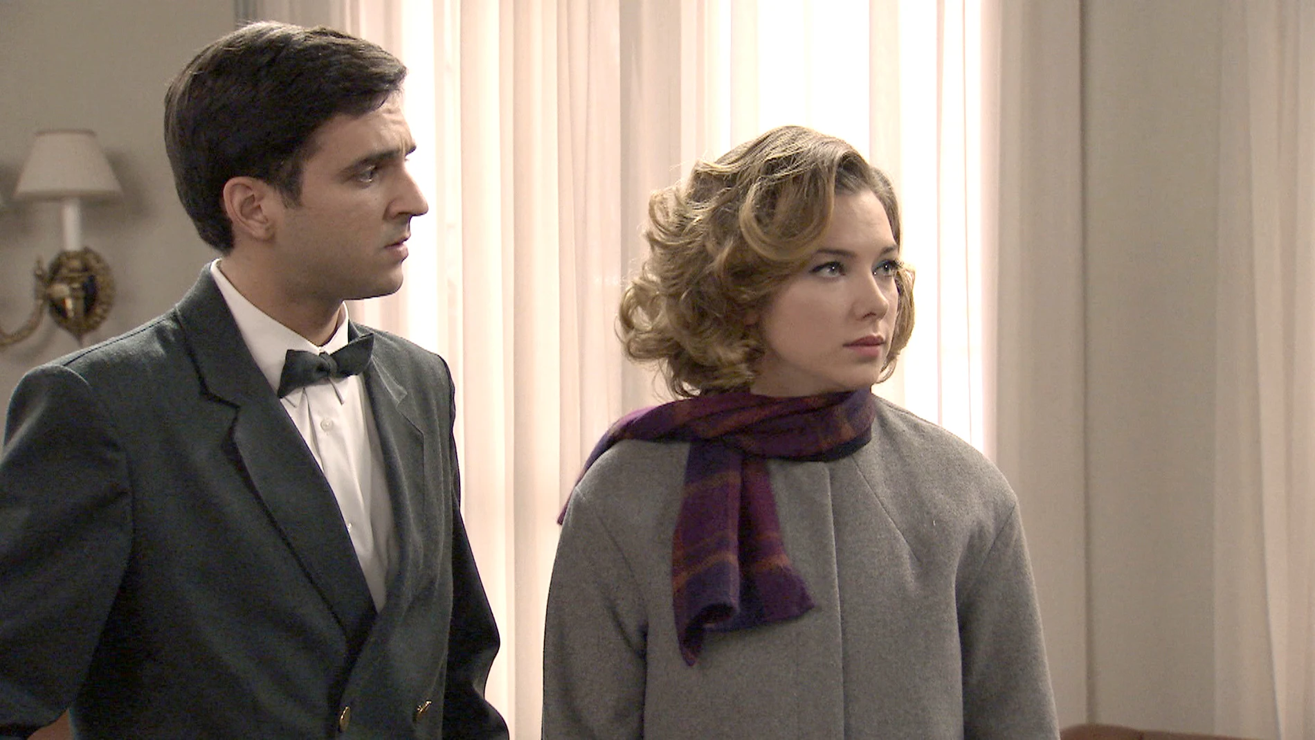 Leonor descubre que Lucas es el culpable de la detención de Carmen