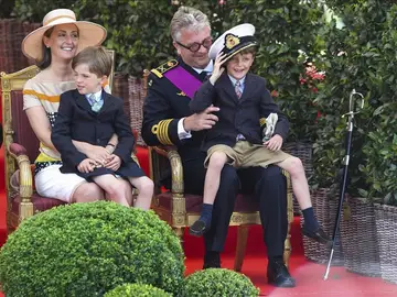 El Príncipe Lorenzo de Bélgica junto a su familia El Príncipe Lorenzo de Bélgica junto a su familia