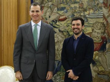 El Rey Felipe VI ha recibido hoy, en el Palacio de la Zarzuela, al líder de Izquierda Unida, Alberto Garzón