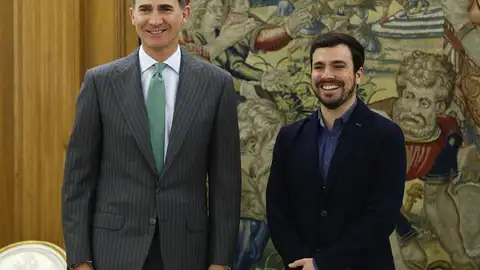 El Rey Felipe VI ha recibido hoy, en el Palacio de la Zarzuela, al líder de Izquierda Unida, Alberto Garzón El Rey Felipe VI ha recibido hoy, en el Palacio de la Zarzuela, al líder de Izquierda Unida, Alberto Garzón