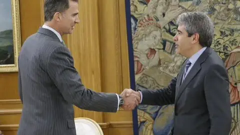 Felipe VI recibe a Homs en Zarzuela Felipe VI recibe a Homs en Zarzuela