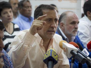 El presidente de la comisión encargada de evaluar el decreto de emergencia, el opositor José Guerra