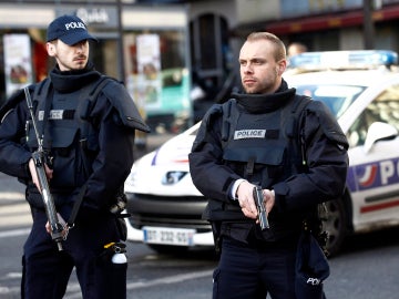 Agentes de la Policía francesa