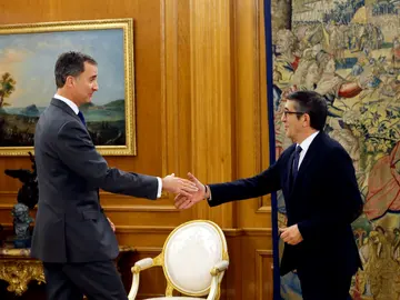 Felipe VI recibe a Patxi López Felipe VI recibe a Patxi López