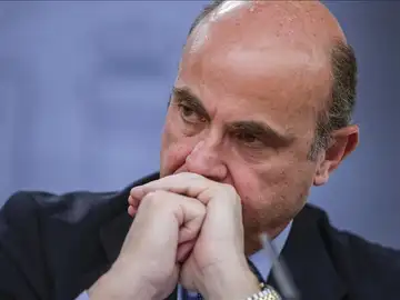 Luis de Guindos, este viernes, durante la rueda de prensa posterior a la reunión del Consejo de Ministros Luis de Guindos, este viernes, durante la rueda de prensa posterior a la reunión del Consejo de Ministros