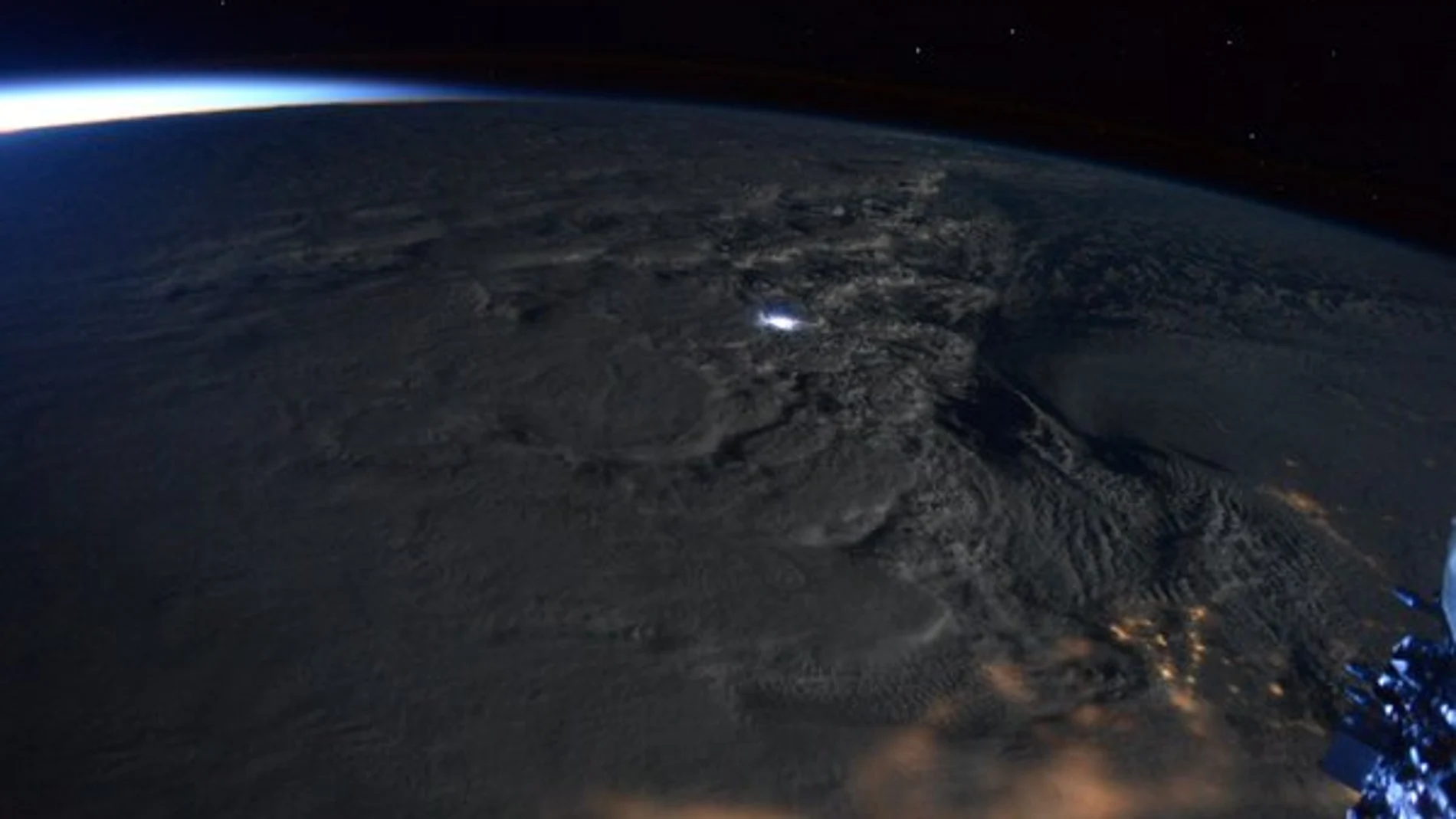Tormenta de nieve en la costa este de EEUU desde el espacio Tormenta de nieve en la costa este de EEUU desde el espacio