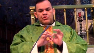 Un total de 21 sacerdotes españoles predican en lengua de signos