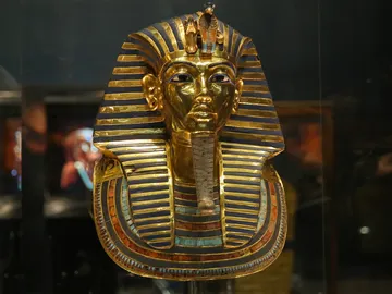 Máscara de oro de Tutankamón en el Museo de El Cairo Máscara de oro de Tutankamón en el Museo de El Cairo