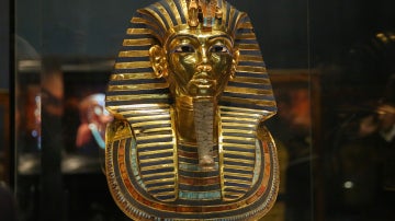 Máscara de oro de Tutankamón en el Museo de El Cairo