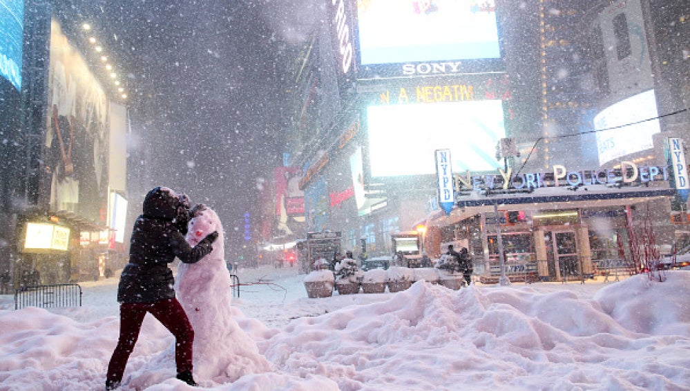 Un muñeco de nieve en  Times Square