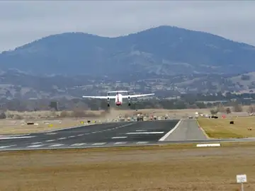 Un vuelo de American Airlines con destino a Milán es desviado con heridos a Canadá Un vuelo de American Airlines con destino a Milán es desviado con heridos a Canadá