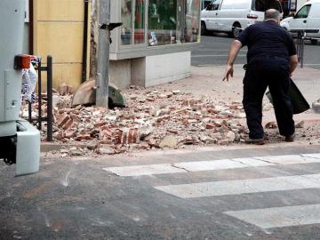 El terremoto causa daños en fachadas