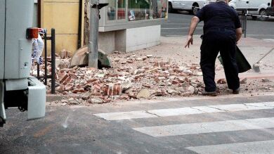 Muchos melillenses pasan la noche en la calle por miedo a nuevos temblores