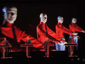 Actuación del grupo alemán Kraftwerk